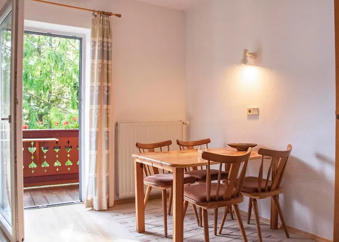 Haus Waldfriede 公寓 *